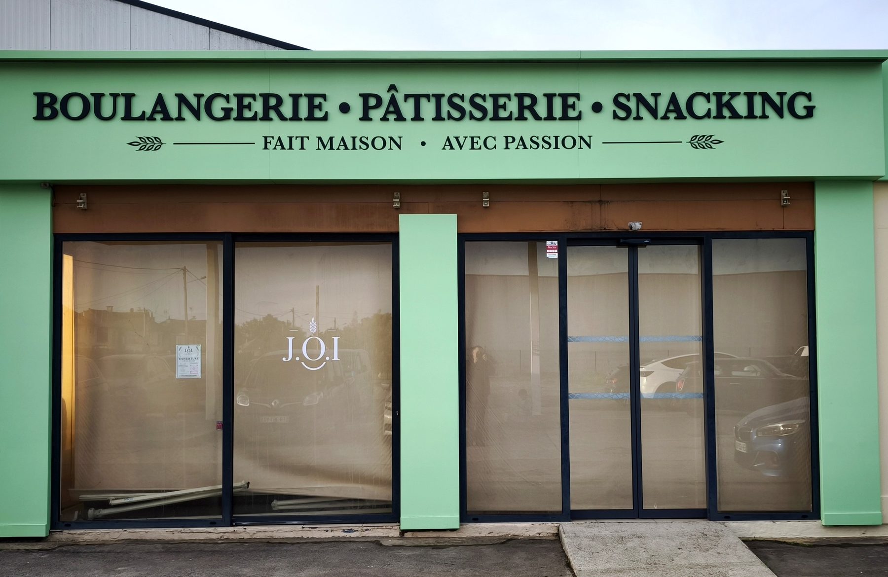 Devanture de la boulangerie J.O.I